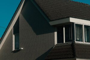 Hipoteca a 30 años: casa suburbana bajo el sol